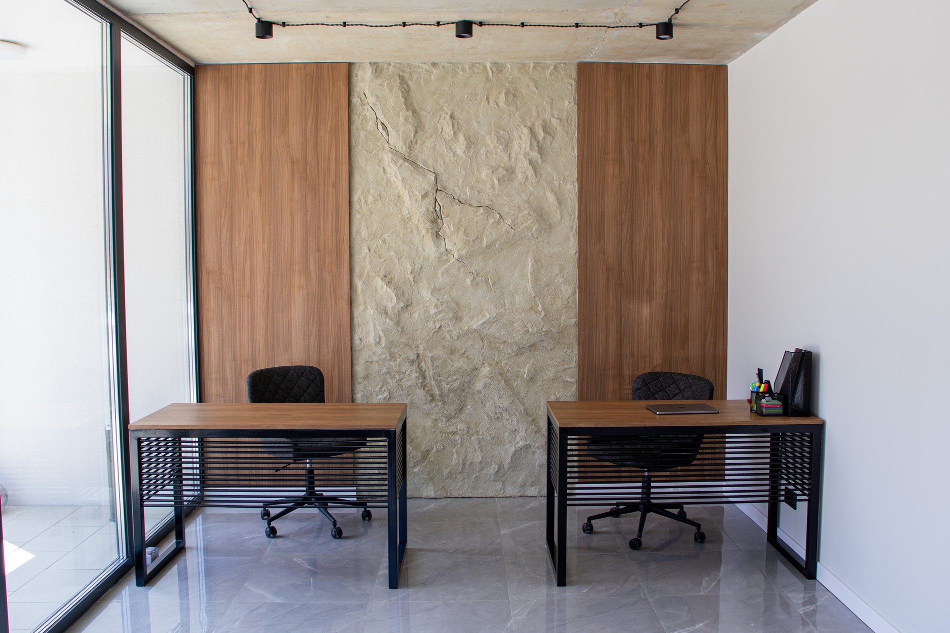 с.Конопниця Stone Development, відділ продажу